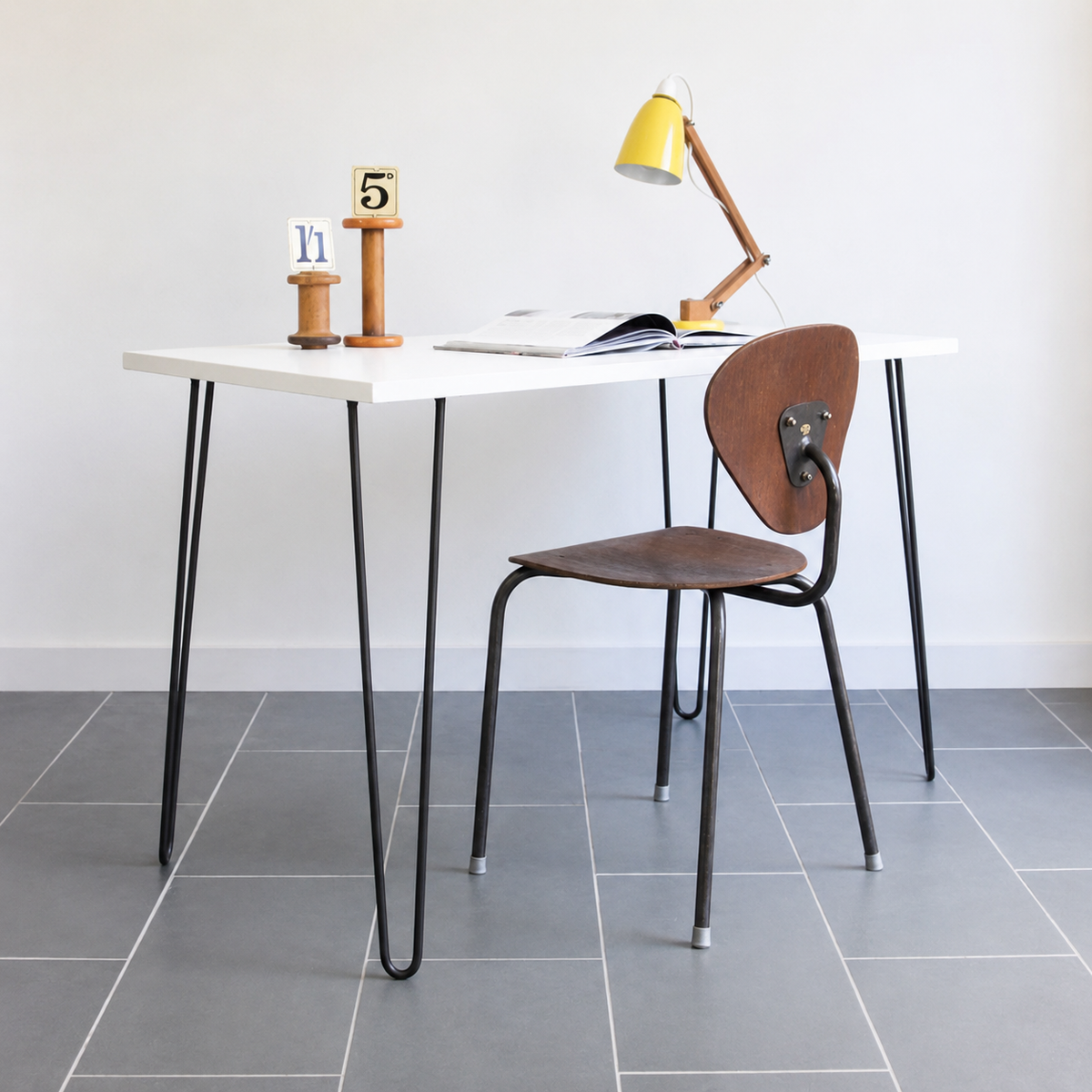 Vetre Hair Pin Desk – White with Black Legs
